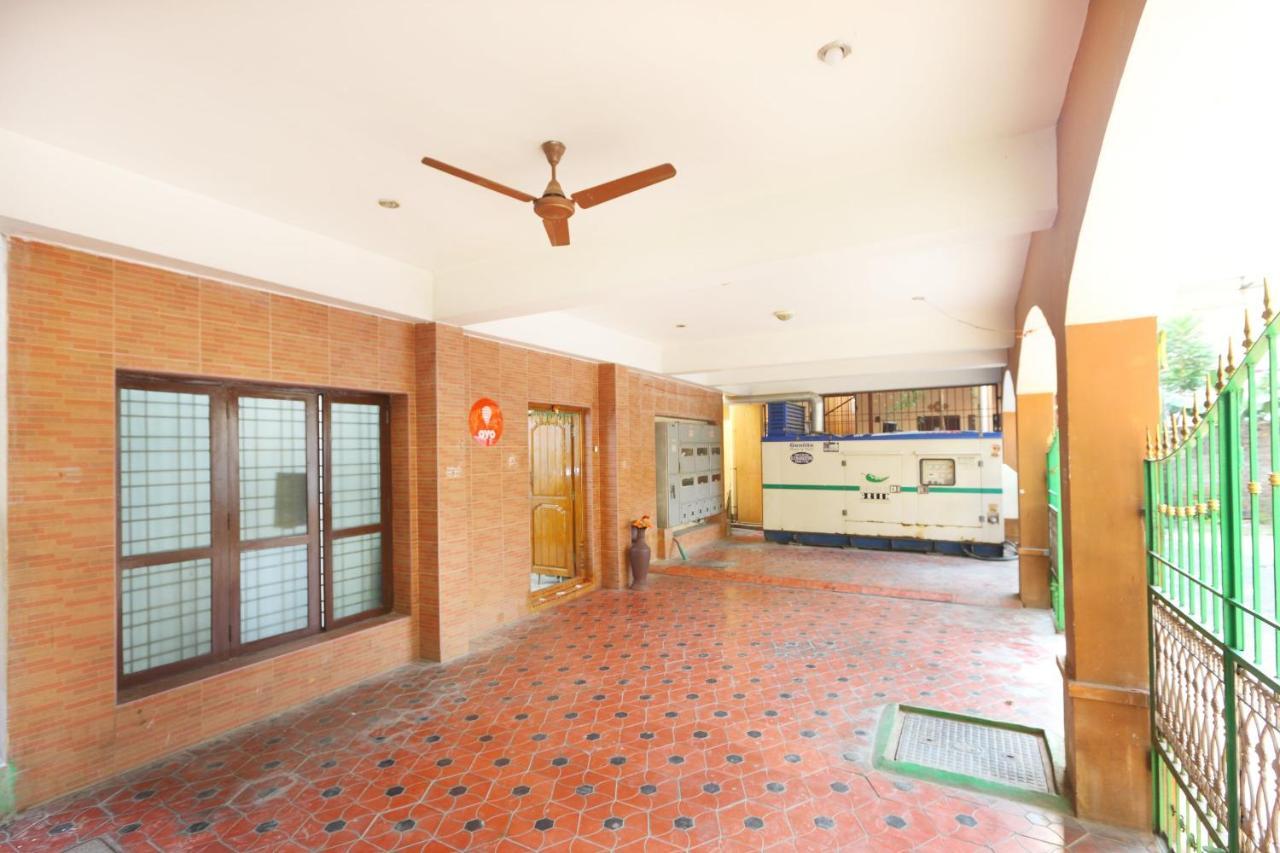 Oyo 11736 Venkateswara Vilasam Пондичери Екстериор снимка