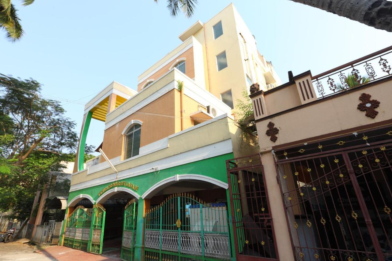 Oyo 11736 Venkateswara Vilasam Пондичери Екстериор снимка